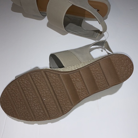 Maurice Farah Chunky Heel Sandal 10 - Picture 5 of 5